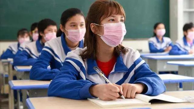 參加2021年河北成人高考一定要注意9號(hào)開(kāi)始健康碼打卡