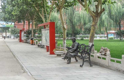 省外學(xué)生能報(bào)石家莊東華鐵路學(xué)校春季班嗎？