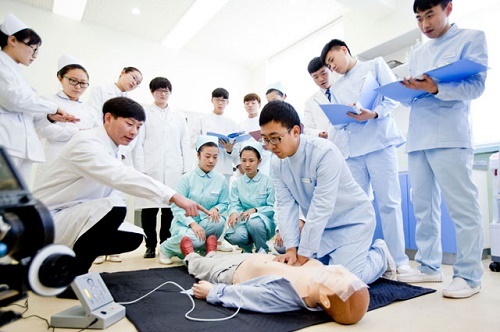 石家莊冀聯(lián)醫(yī)學(xué)中專(zhuān)學(xué)校周六日可以出入學(xué)校嗎？