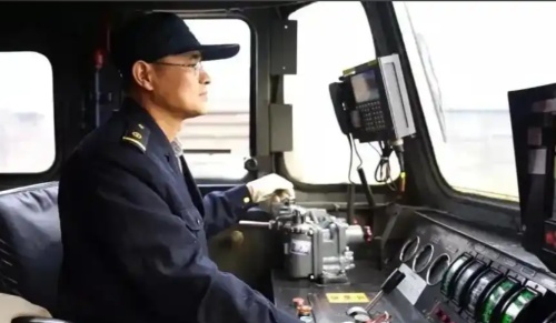 火車司機(jī)駕駛證怎么考？